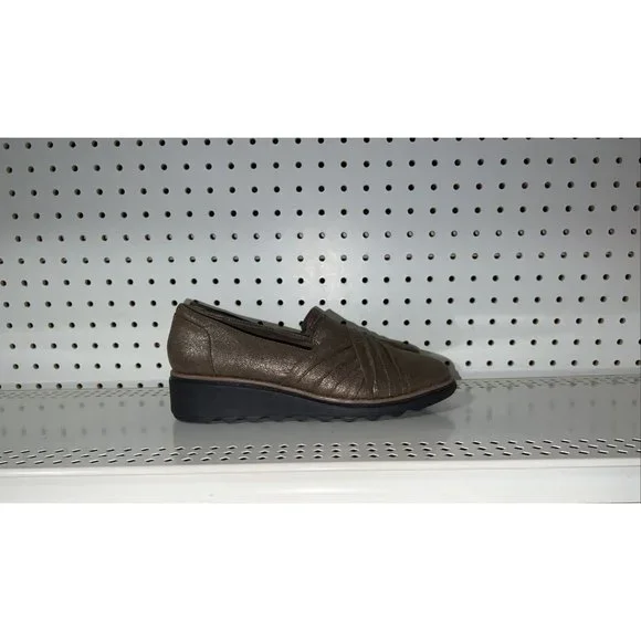 NWOT Clarks Size 8 Comfort Slip-On Women's Loafer in Metallic Brown/Bronze - Picture 1 of 8